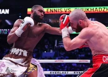 Ennis retains IBF welterweight title