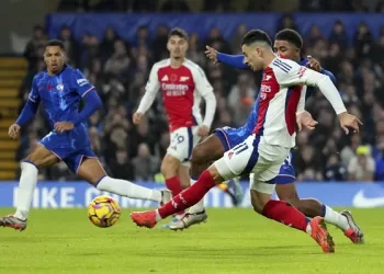 Chelsea and Arsenal draw in London derby
