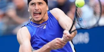 Zverev ends Tsitsipas Turin hopes