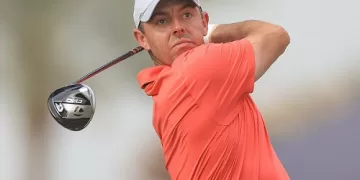 Fleetwood grabs lead in Abu Dhabi