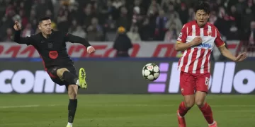 Barcelona’s attack keeps clicking, earns another big Champions League win