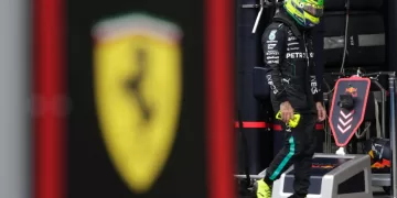 Mercedes confirms Hamilton to drive last three races despite Ferrari deal