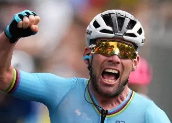Cavendish delivers final roar