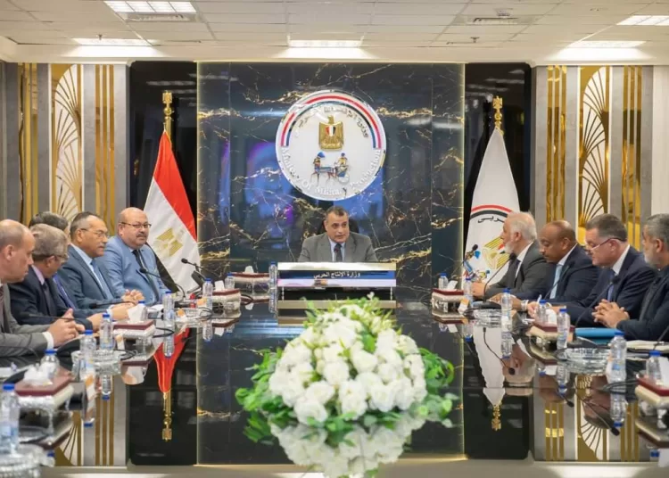 Minister of Military Production Mohamed Salah Eddin Moustafa during his talks yesterday with representatives of ZED Group of Oman.