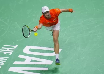 Netherlands in sight of 1st Davis Cup final