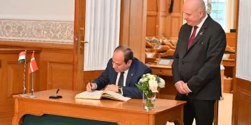 President Sisi signs Danish Parliament’s Guestbook