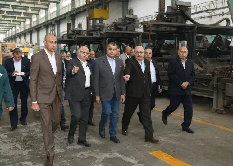 Military production min. inspects Helwan Company for Engineering Industries 2 - Egyptian Gazette Military production min. inspects Helwan Company for Engineering Industries 1 - Egyptian Gazette