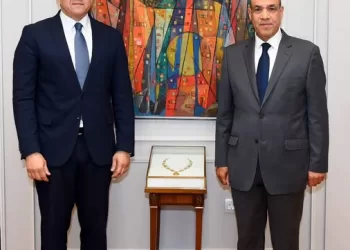 FM confers with Egyptian candidate for UNESCO general director post on nomination campaign
