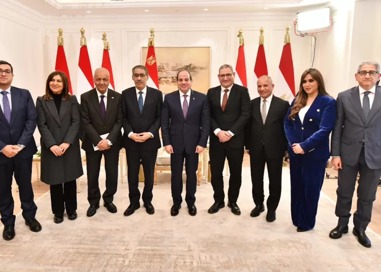 President Abdel Fattah El Sisi posing for a group photo with a group of journalists and media professionals following a meeting with them on Sunday.