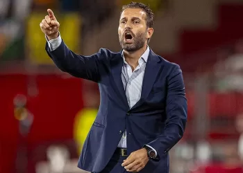 Valencia sacks coach Baraja