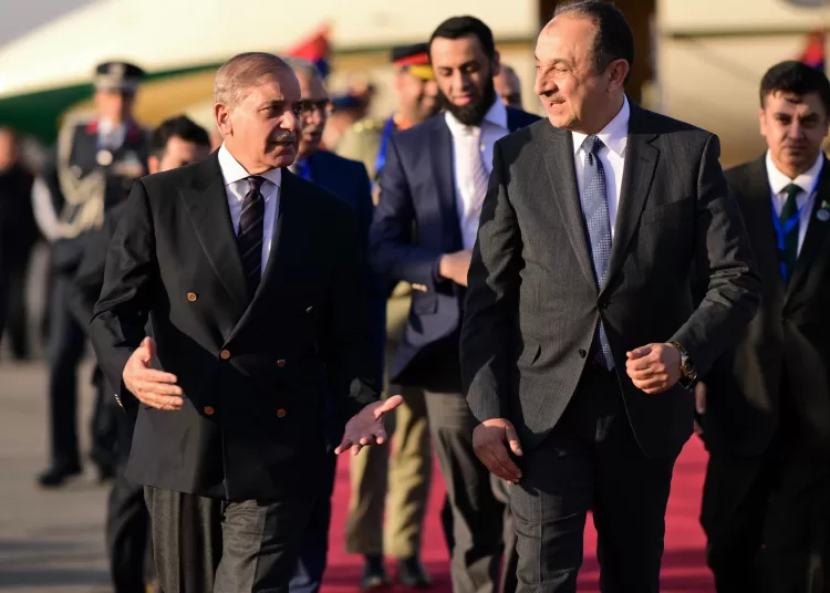 Pakistan PM arrives in Cairo for D-8 Summit 2 - Egyptian Gazette Pakistan PM arrives in Cairo for D-8 Summit 1 - Egyptian Gazette