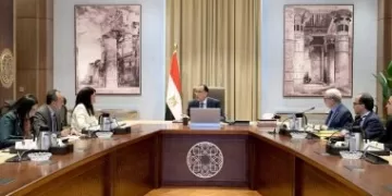 PM follows up efforts on restructuring economic institutions