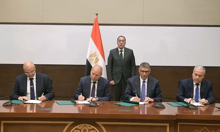 Protocols signed to settle debts of 3 press institutions 2 - Egyptian Gazette Protocols signed to settle debts of 3 press institutions 1 - Egyptian Gazette