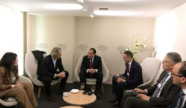 PM meets with Chief Financial Officer of Spanish company Acciona Energía 2 - Egyptian Gazette PM meets with Chief Financial Officer of Spanish company Acciona Energía 1 - Egyptian Gazette