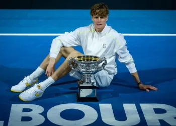 Australian Open: Sinner retains title