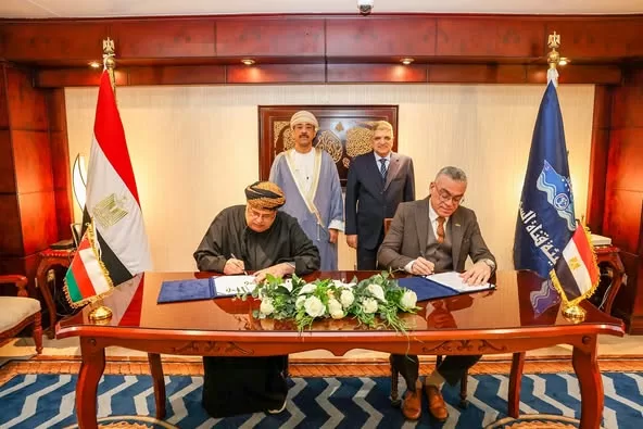 Suez Canal Authority signs memo with Oman'd SAOC 2 - Egyptian Gazette Suez Canal Authority signs memo with Oman'd SAOC 1 - Egyptian Gazette
