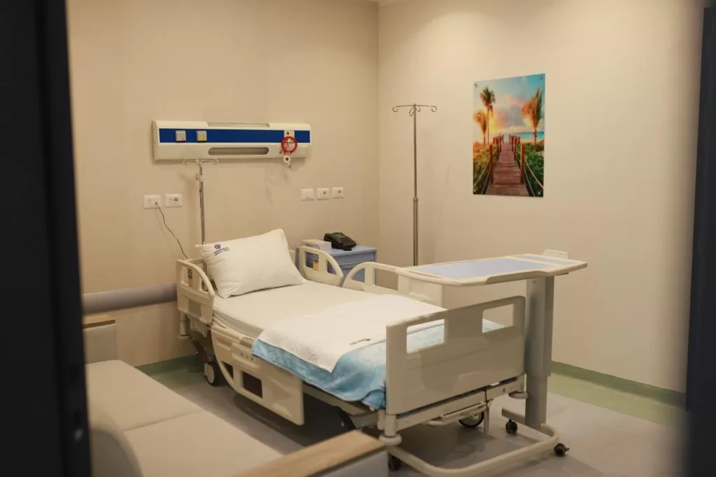 Aviation minister opens new unit at Misr Aviation Hospital 11 - Egyptian Gazette