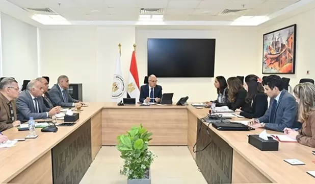 Irrigation min., AFD official discuss bilateral co-operation 2 - Egyptian Gazette Irrigation min., AFD official discuss bilateral co-operation 1 - Egyptian Gazette