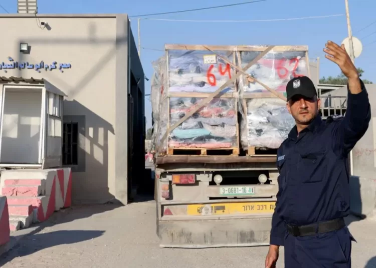 Post-ceasefire aid trucks roll into Gaza on 2nd consecutive day 1 - Egyptian Gazette
