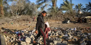 Hamas agrees to Gaza ceasefire, captive release