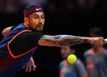 Kyrgios suffers new injury setback days before Australian Open