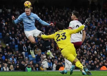EPL: Man City strolls as Spurs fume