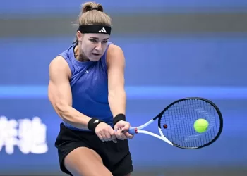 Muchova bests Sorribes in Linz