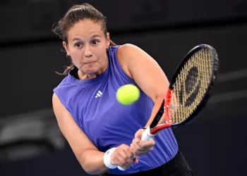 Kasatkina sweeps into Adelaide 2nd round