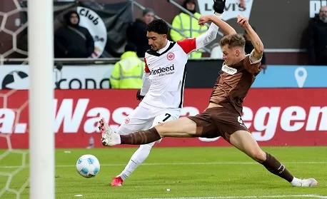 Egypt’s Marmoush leads Frankfurt to victory 3 - Egyptian Gazette