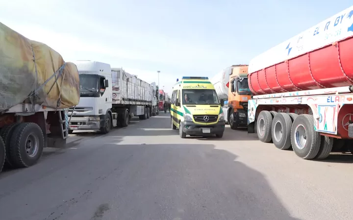 Humanitarian aid to Gazans begins through Rafah crossing 3 - Egyptian Gazette