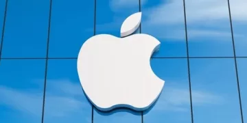 Apple backs diversity programs rejected by US firms