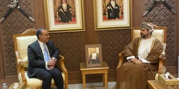 Abdelatty, Omani min. review economic, trade co-operation