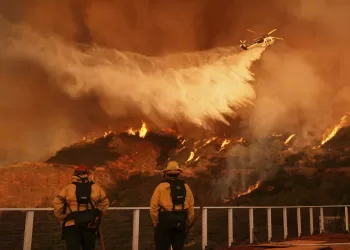 Los Angeles wildfires death toll rises as crews fight heavy winds