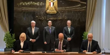 PM attends signing of MoU on UK’s Exeter University campus