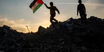 Israel to free 737 Palestinian prisoners, hostages 