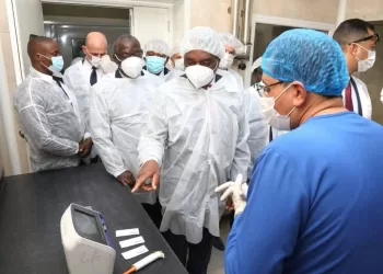 Zambian president visits Veterinary Serum, Vaccine Institute