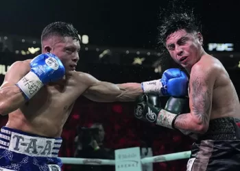 Benavidez unifies light heavyweight belts