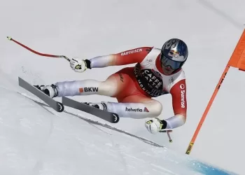 Allmen edges Odermatt in W. Cup downhill