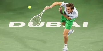 Medvedev crashes out in Dubai