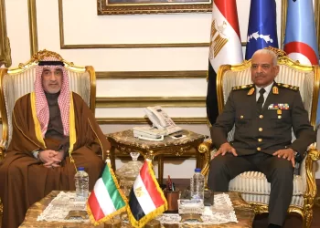 Defense minister discusses regional conditions, future cooperation with his Kuwaiti counterpart