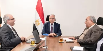 Irrigation min. discusses preparations for 8th Cairo Water Week