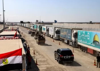 100 aid trucks enter Gaza, including 12 laden with fuel