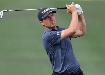 Spieth has chaotic start at Players tourney