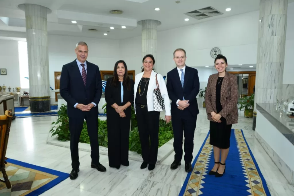 EgyptAir discusses aviation co-operation with UK team 5 - Egyptian Gazette