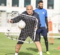 Legendary goalkeeper who defied challenges, made champions