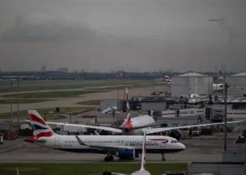 Huge fire closes UK’s Heathrow Airport