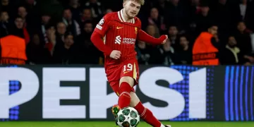 Liverpool stuns PSG with late winner and 10-man Barcelona beats Benfica