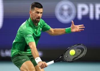 Djokovic marches into Miami quarters as Ruud exits
