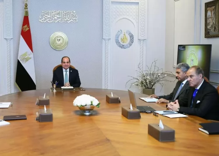President Abdel Fattah El Sisi during his meeting with Prime Minister Moustafa Madbouli, Minister of Tourism and Antiquities Sherif Fathy, Managing Director of the UMS Tarek Makhlouf, and member of the company's board Mohamed el-Saadi.