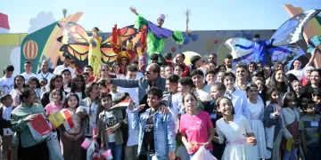 President Sisi performs Eid prayers, honors families of Armed Forces’ Martyrs